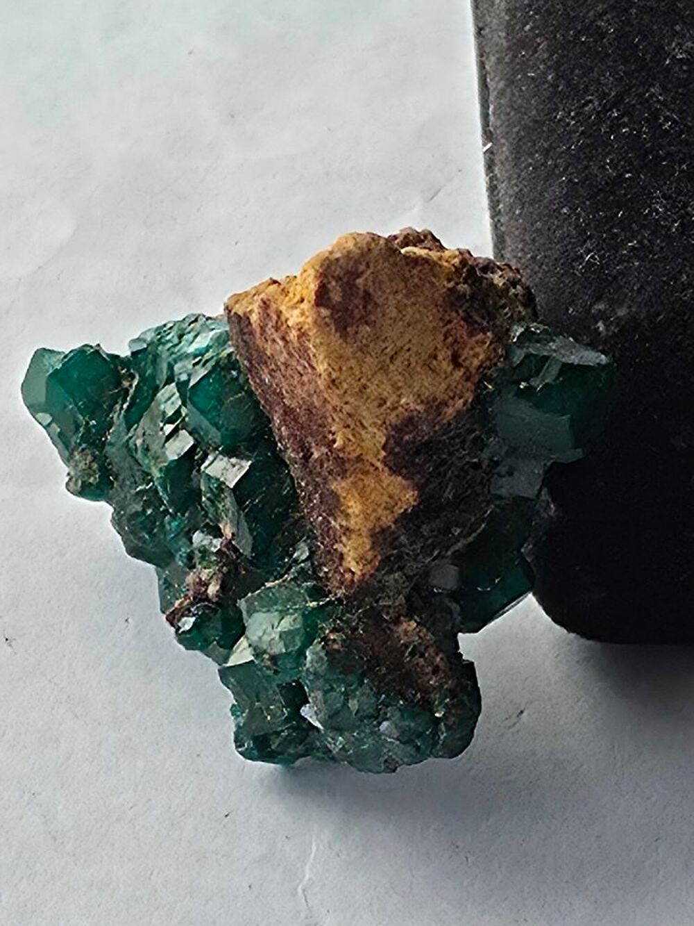 Sp&eacute;cimen Dioptase brute naturelle-Cristaux vert &eacute;meraude 