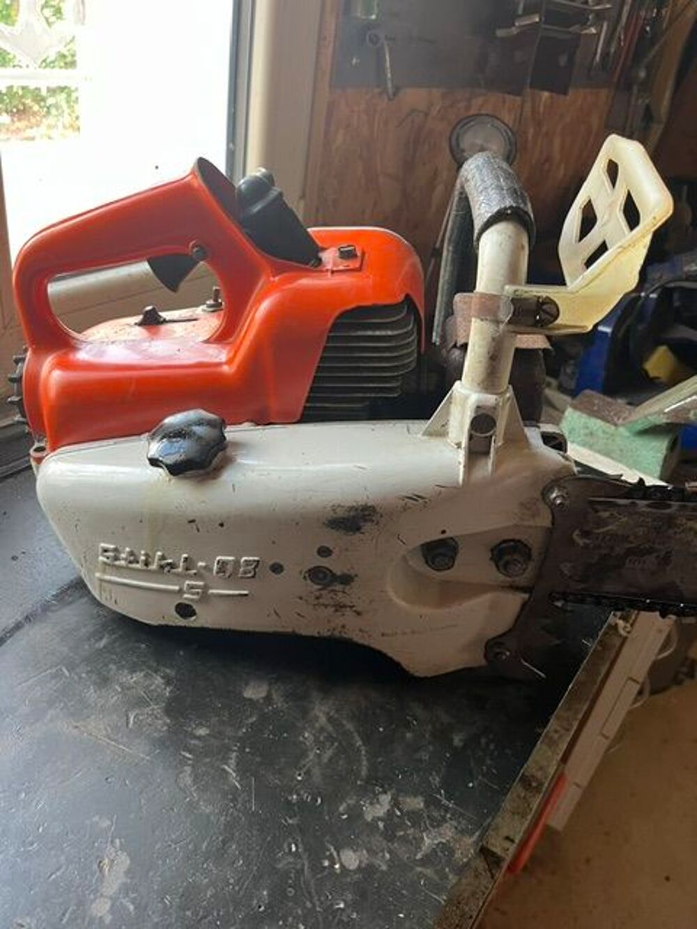 tron&ccedil;onneuse stihl 08
Bricolage
