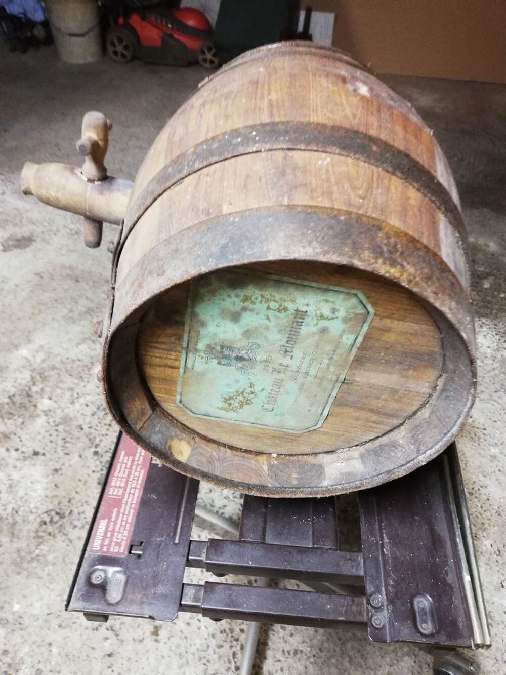 petit baril de 15 litres a prox en bois . Décoration