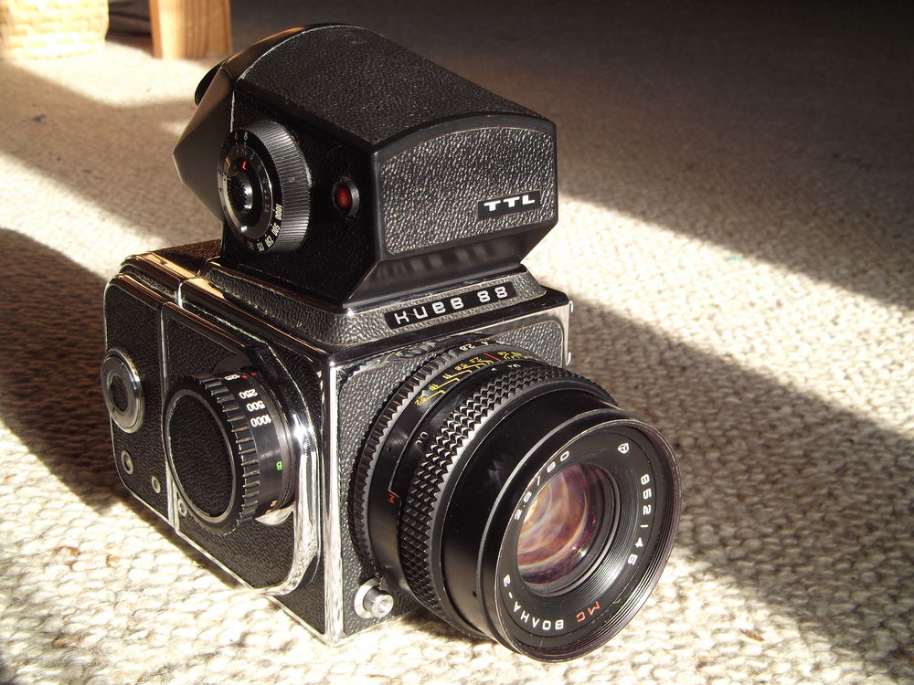 REFLEX 6 X 6 KIEV 88 + VOLNA 3 2.8 / 80 + VISUER TTL Photos/Video/TV