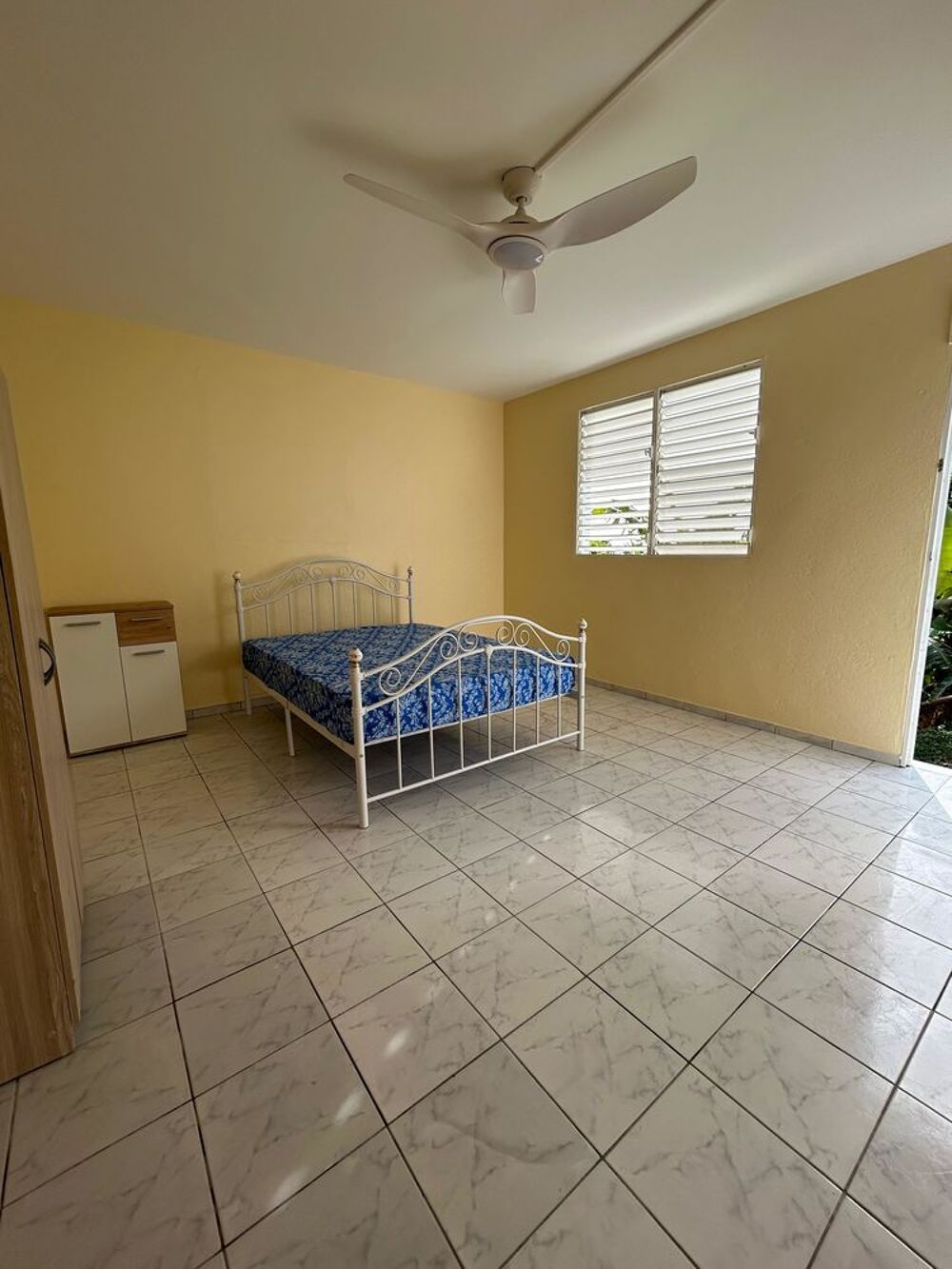 Location Appartement F3 meublé spacieux Baillif , charge non comprise Baillif