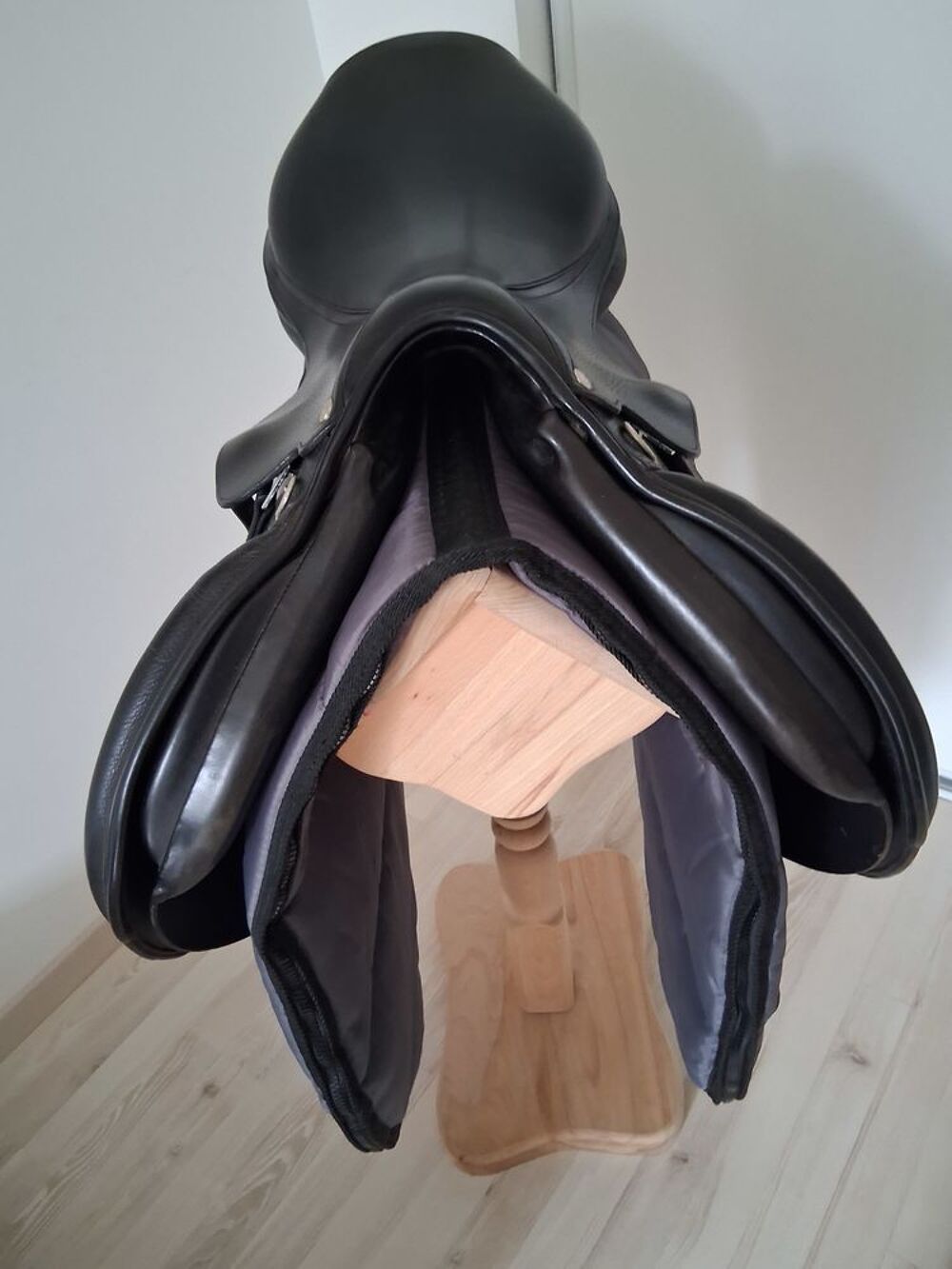 SELLE CHEVAL CUIR MIXTE "FORESTIER" NOIR 18.5 POUCES Sports