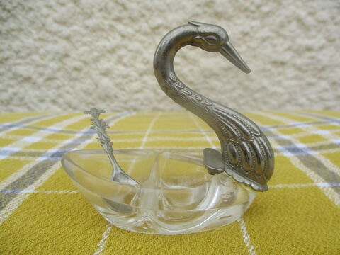 Salire et Poivrire Forme de  Cygne  & Cuillre Assortie 9 La Fert-Alais (91)