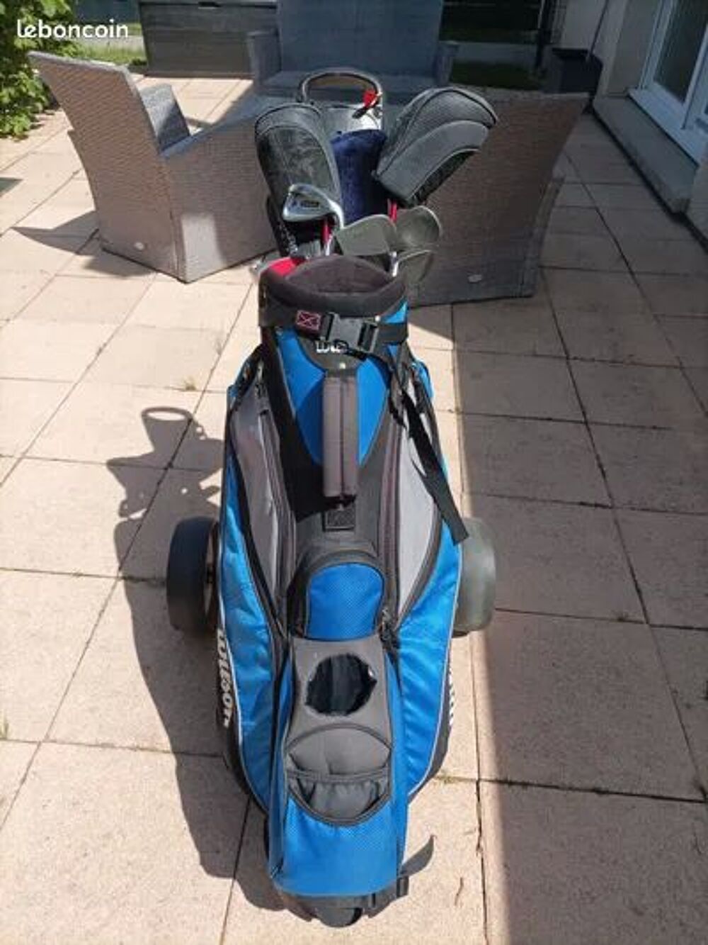 Sac de golf , clubs et chariot bleu Sports