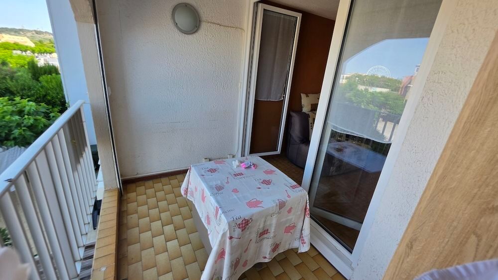 Vente Appartement LE CAP D'AGDE : Secteur du môle (Proche plage 150m et commerces de la flânerie) 1er étage: studio / loggia (21.86m² + 5.10m² loggia). Le cap d agde