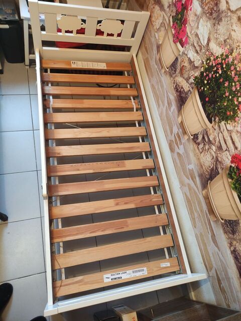 lit enfant avec sommier 60X160 avec barri�re s�curit� 
65 Honfleur (14)