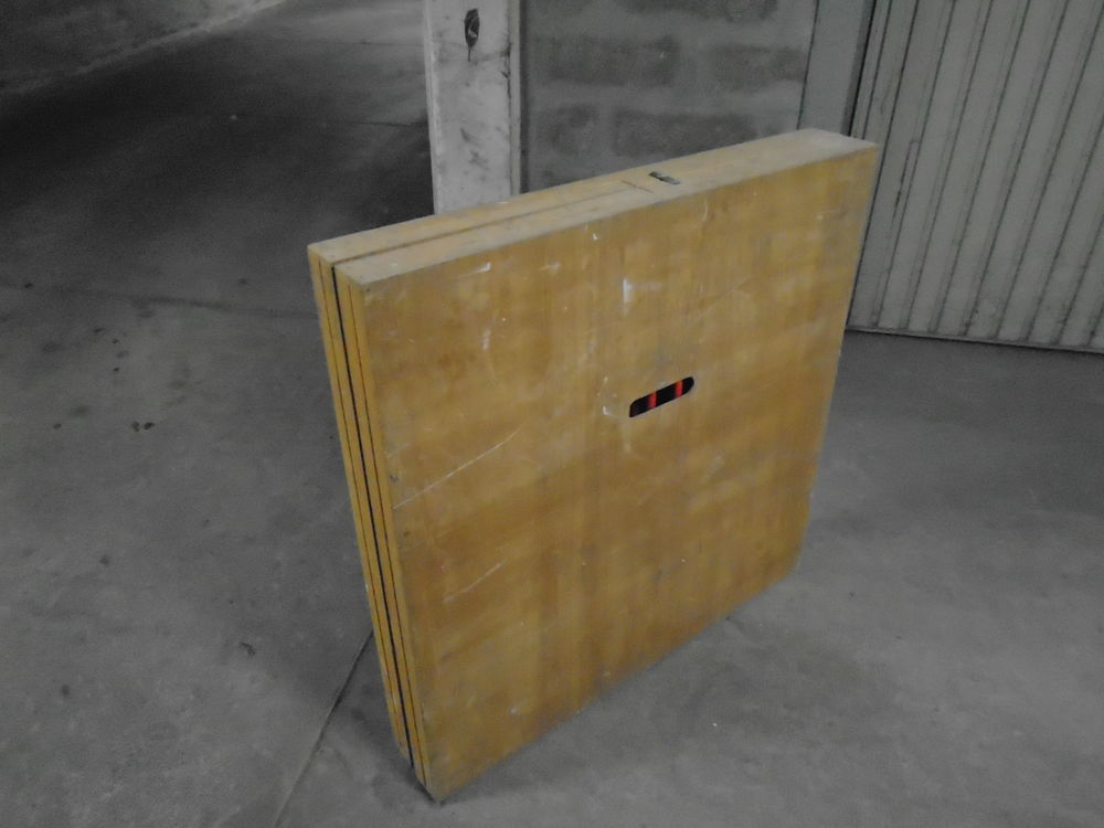 Table a rev&ecirc;tement muraux Bricolage
