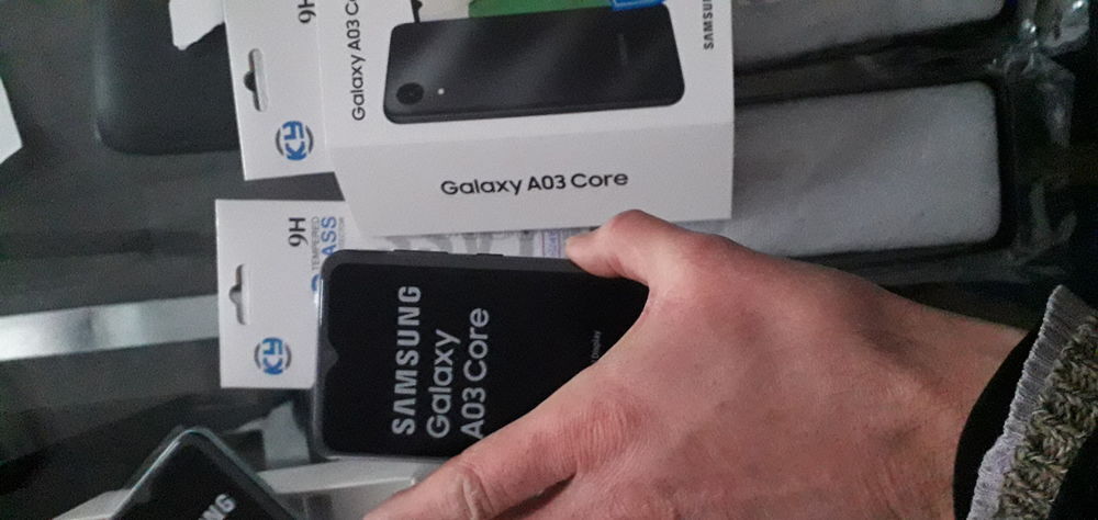 Bonjour
T&eacute;l&eacute;phone samsung A03 core neuf 
2 sim 
Téléphones et tablettes