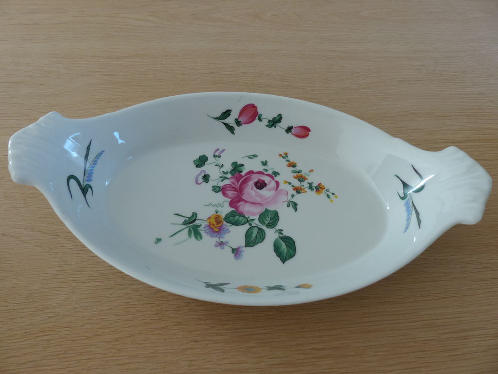 Petit Plat Ancien en Porcelaine Aplico Cuisine