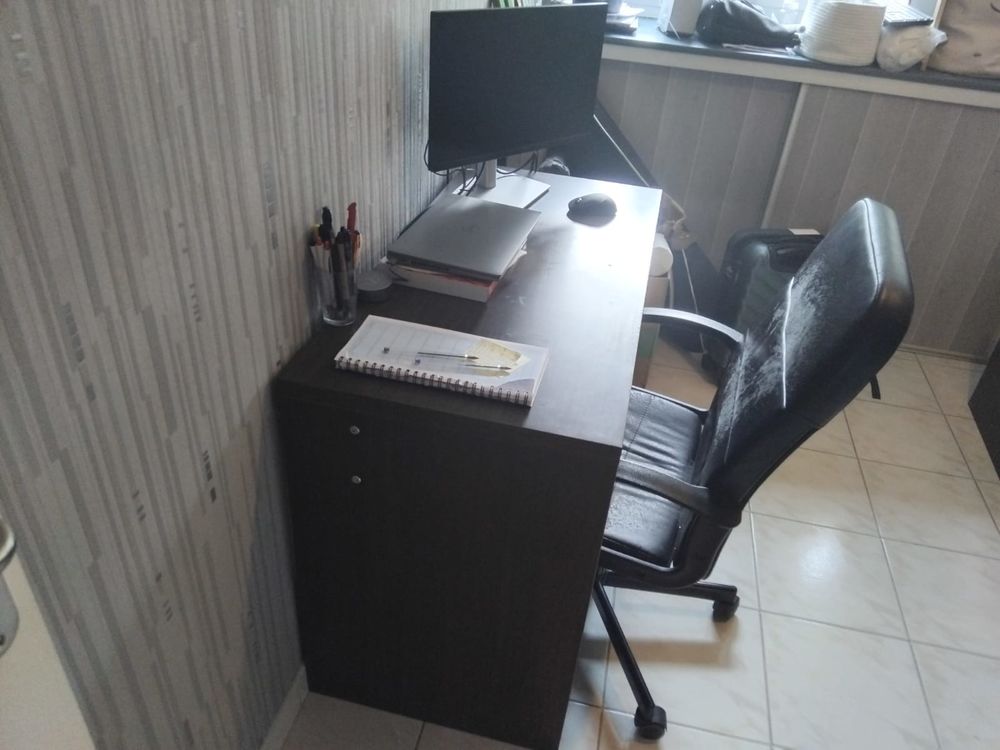 Bureau + chaise IKEA Meubles