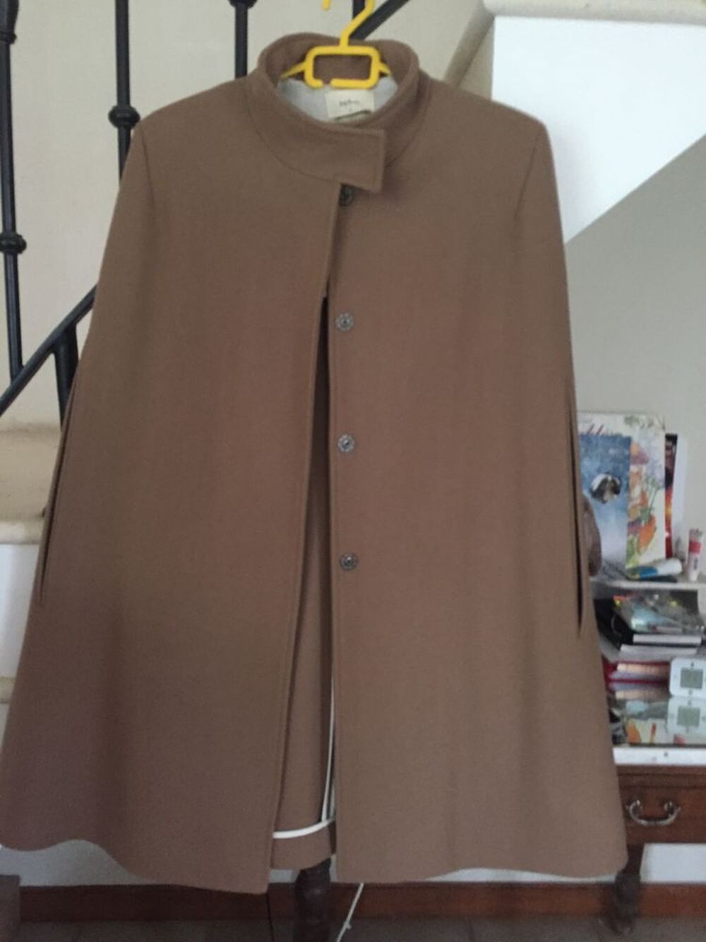 Cape Ba&amp;Sh couleur camel Vêtements