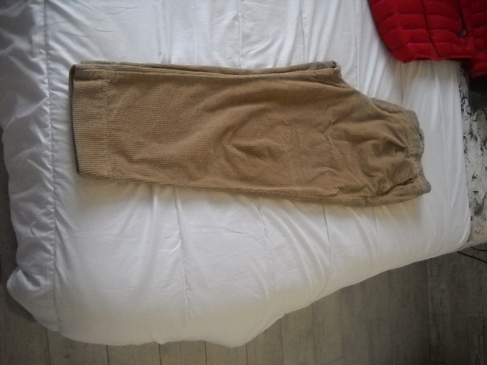 Pantalon velours c&ocirc;tel&eacute; Benetton Vêtements