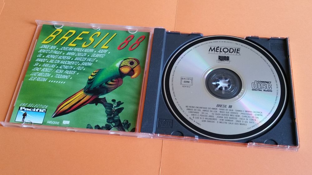 BR&Eacute;SIL 88. CD CD et vinyles