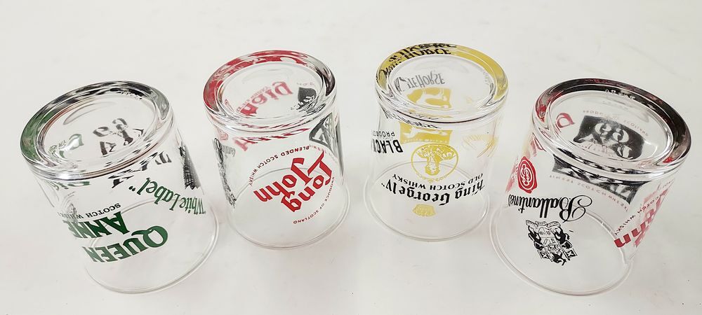 Lot de 4 verres &agrave; whisky ou ap&eacute;ritif Décoration