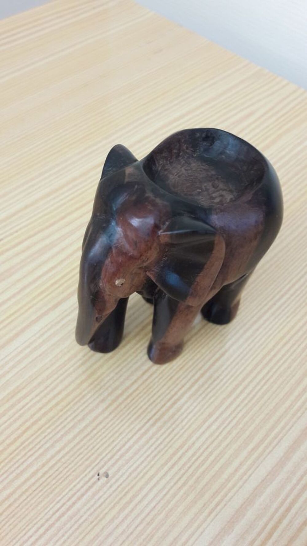 petit &eacute;l&eacute;phant en bois Décoration