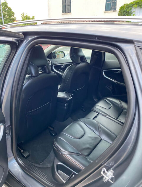 Volvo v40 D3 150ch cross country , 8cv, 5 portes, 