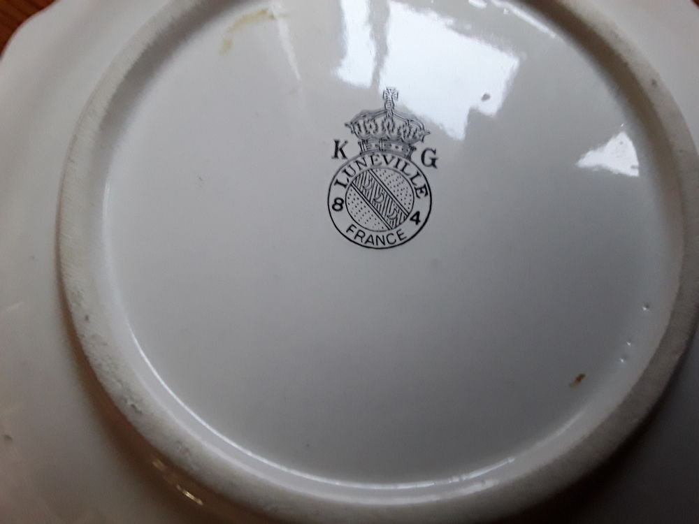 COUPELLE FAIENCE DE LUNEVILLE 
D&Eacute;CORATIVE OU APERITIVE 
Meubles