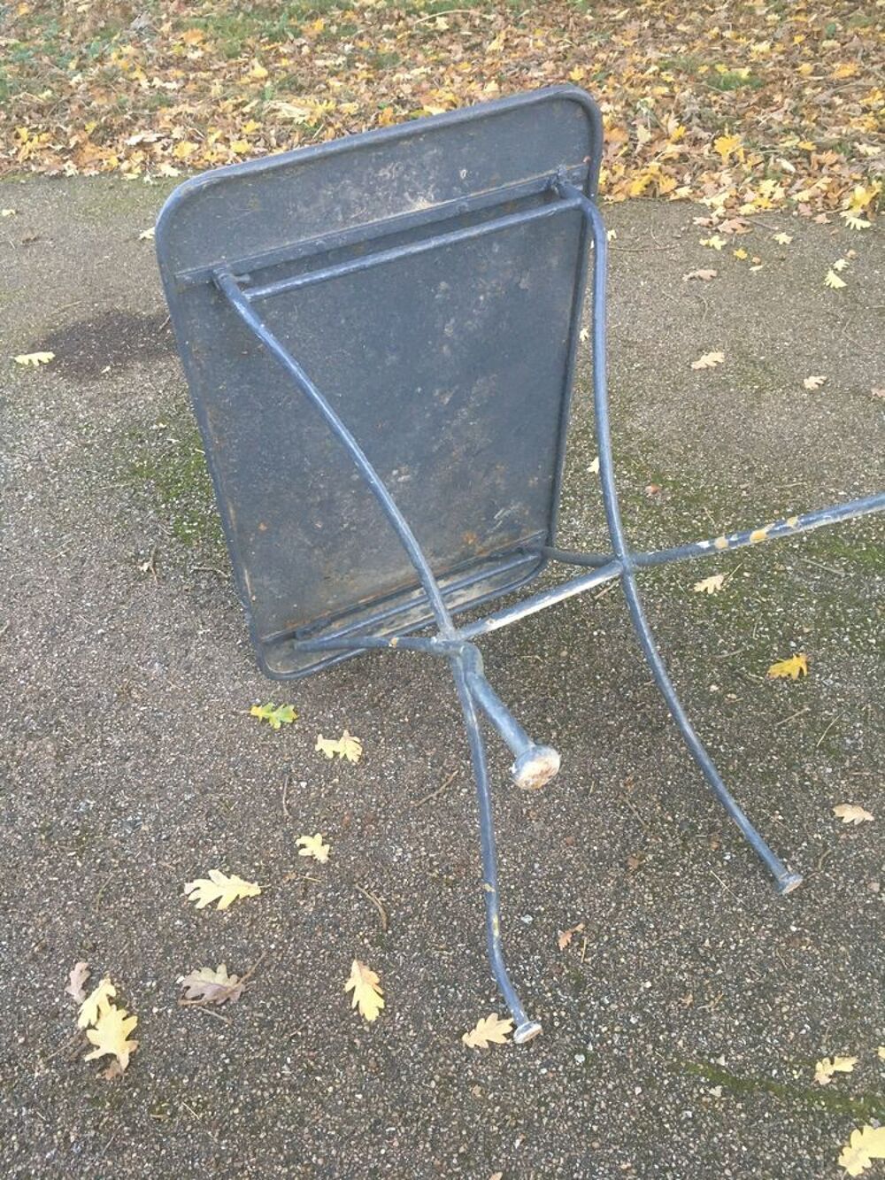 Salon de jardin ancien en fer / table / chaise Meubles