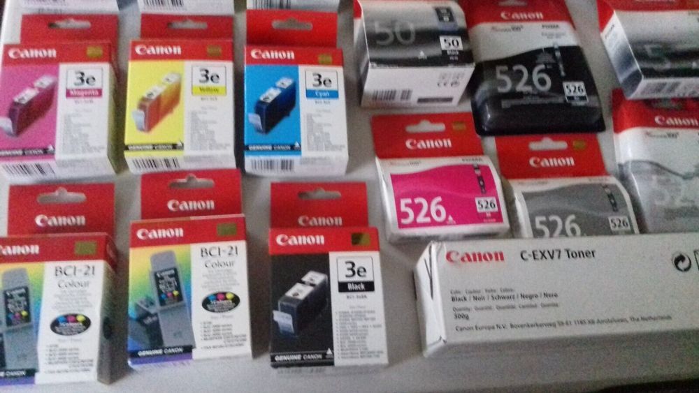tr&egrave;s beau lot de 41 cartouches d'encre canon origine 
neuf Matériel informatique