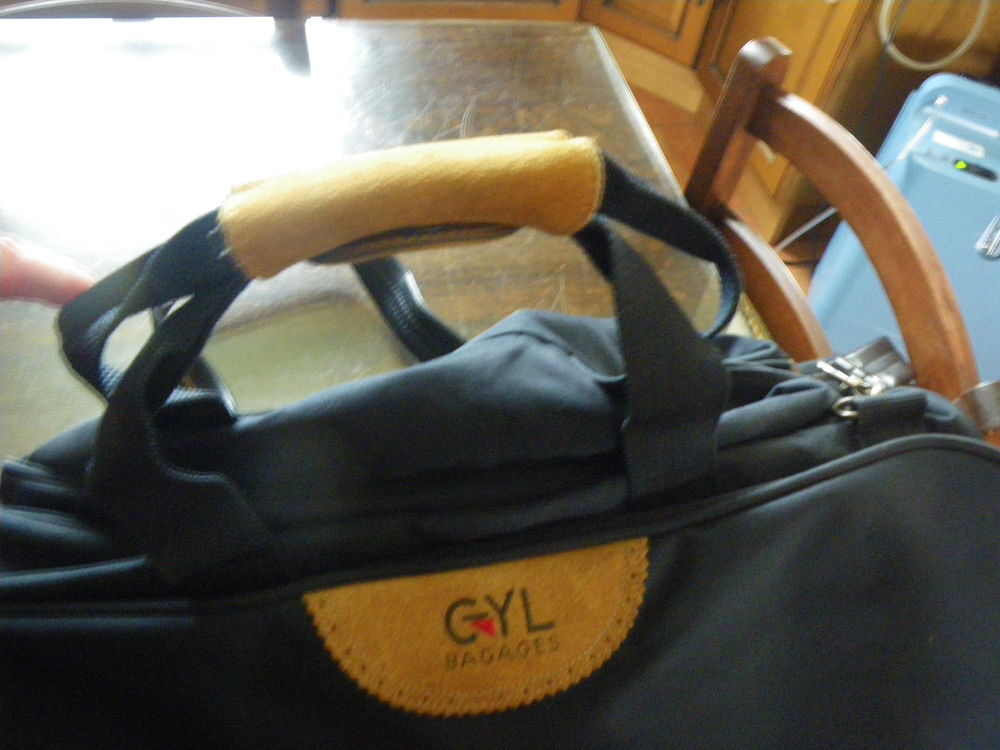 Sac de Voyage Bleu Fonc&eacute; GYL Bandouli&egrave;re Maroquinerie