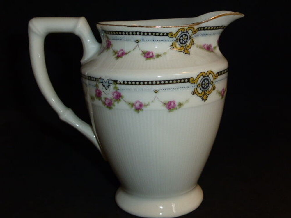 Pot &agrave; lait Porcelaine Limoges d&eacute;cor guirlande fleurs Cuisine