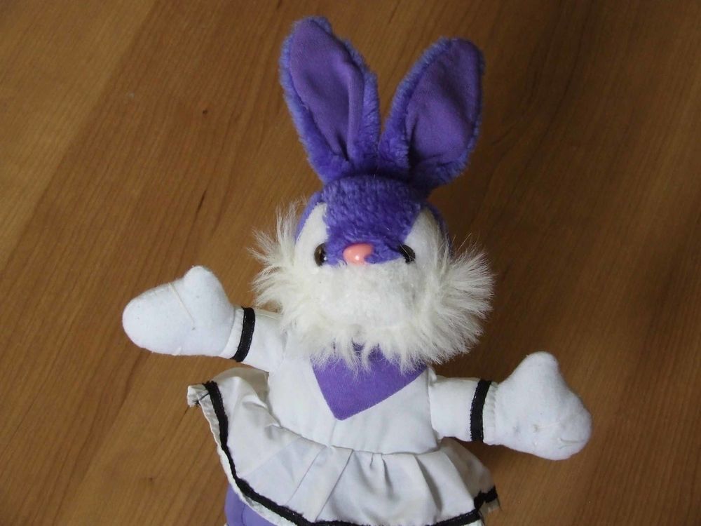 Peluche doudou Lapin violet en robe Jeux / jouets