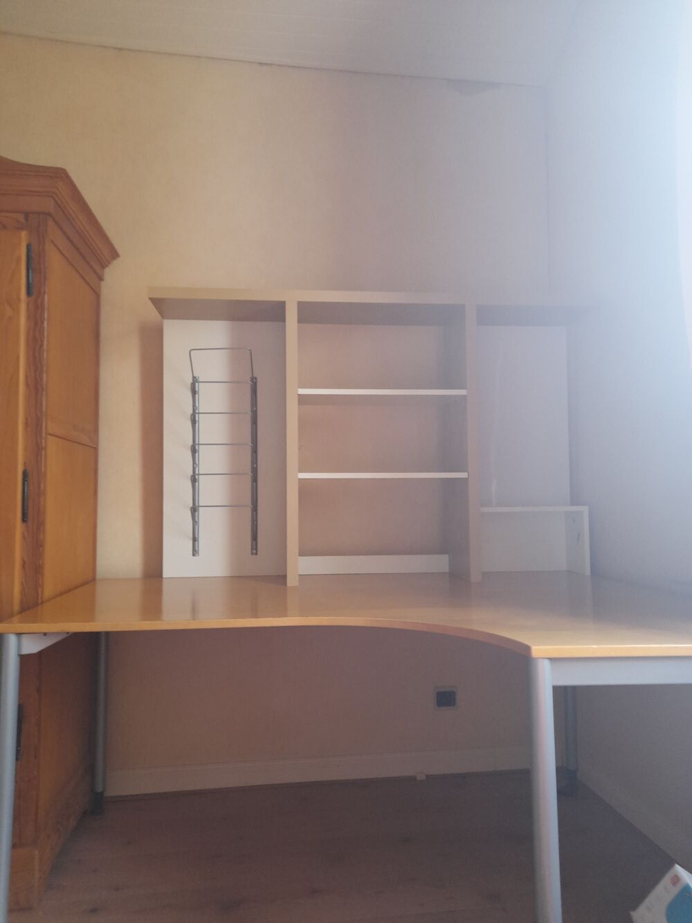 Bureau et &eacute;tag&egrave;re murale Meubles