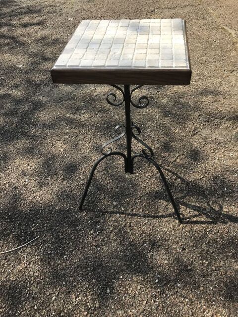 Table Gueridon en pierres naturelles 55 Paris 20 (75)