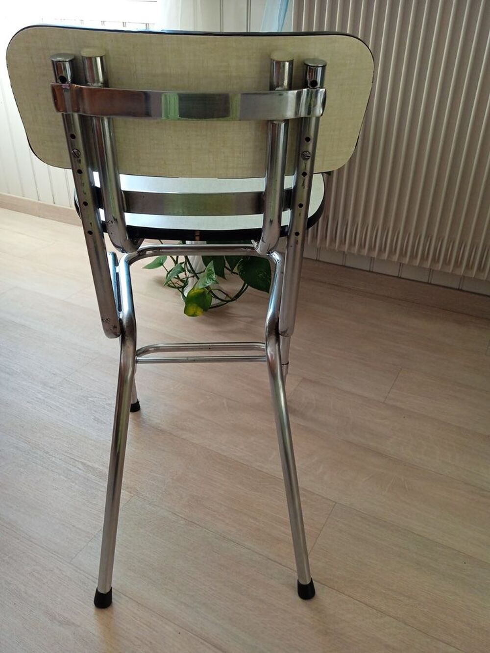 Chaise enfant vintage &eacute;volutive formica . Mobilier enfants
