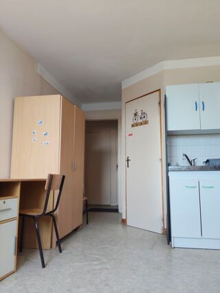  Appartement à louer 1 pièce 20 m² Saint-julien-les-villas