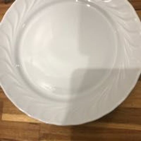 assiettes plates blanches fantaisies 25 Verneuil-sur-Avre (27)