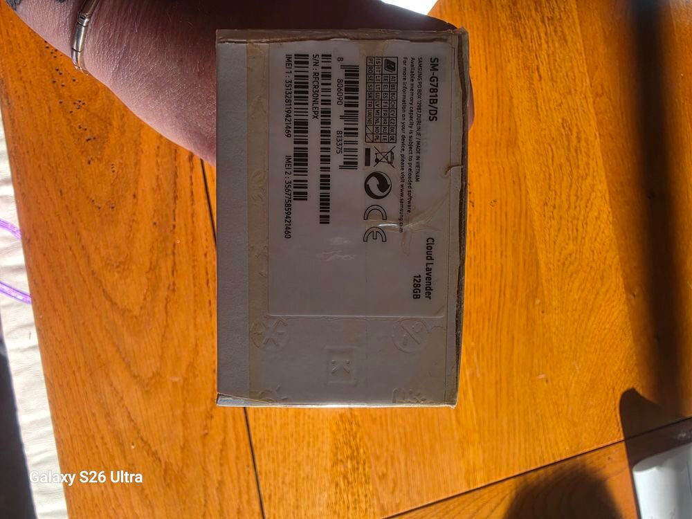 Samsung Galaxy S20 FE 5G avec accessoires Téléphones et tablettes
