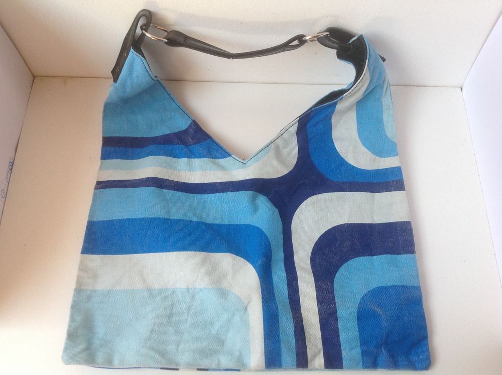 SAC EN TOILE COTON BLEUS Envoi possible
Maroquinerie