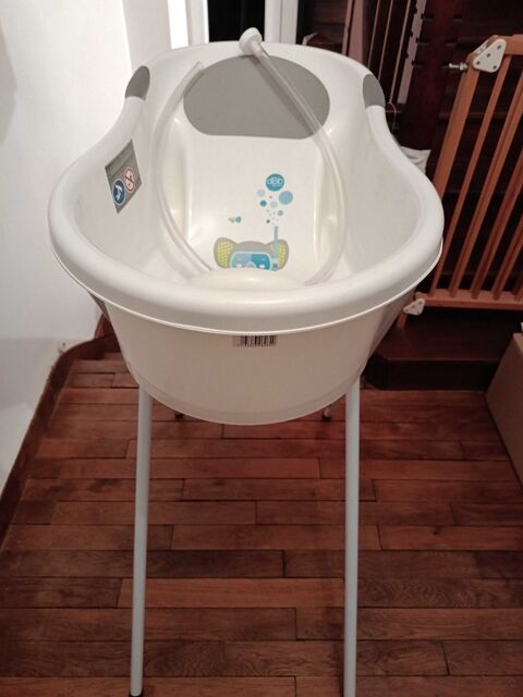 baignoire bébé sur pied Gosné (35)