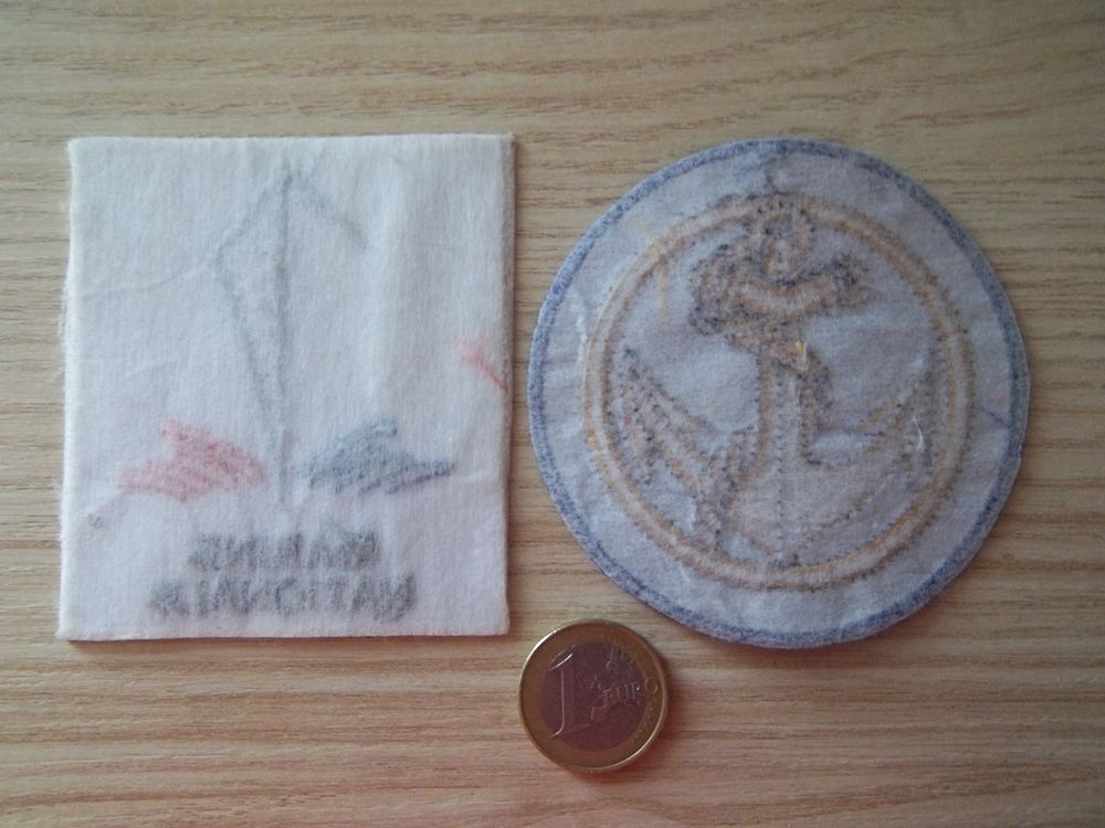 lot 2 &eacute;cussons marine Fran&ccedil;aise insignes militaire 