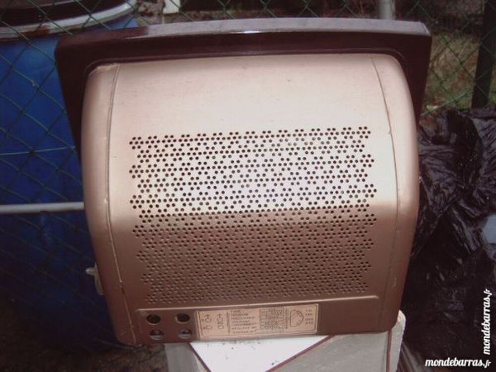 Ancien petit poste de radio &agrave; lampe Audio et hifi