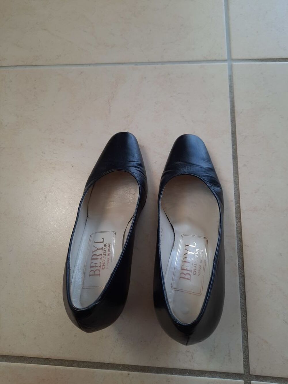 Escarpins en cuir &eacute;tat neuf Chaussures
