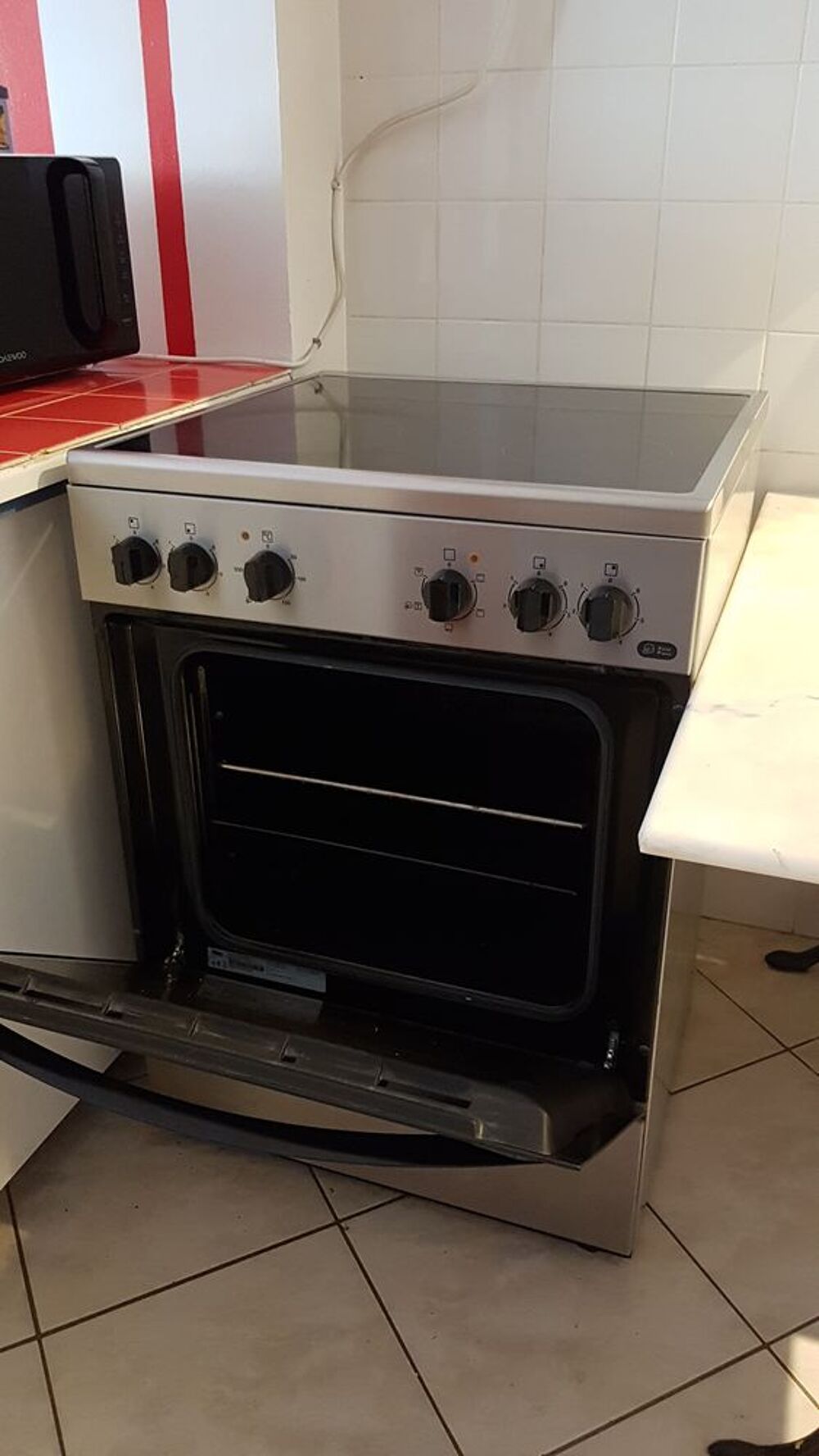 cuisiniere electrique...marque Faure Electroménager