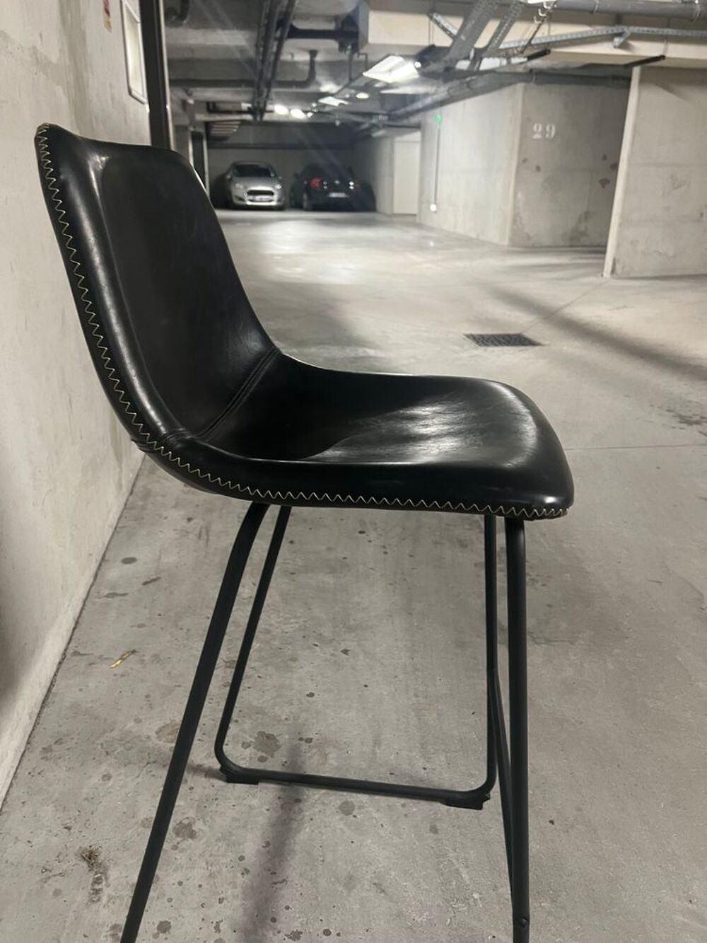 Tabouret de bar noir m&eacute;tal et simili cuir Meubles