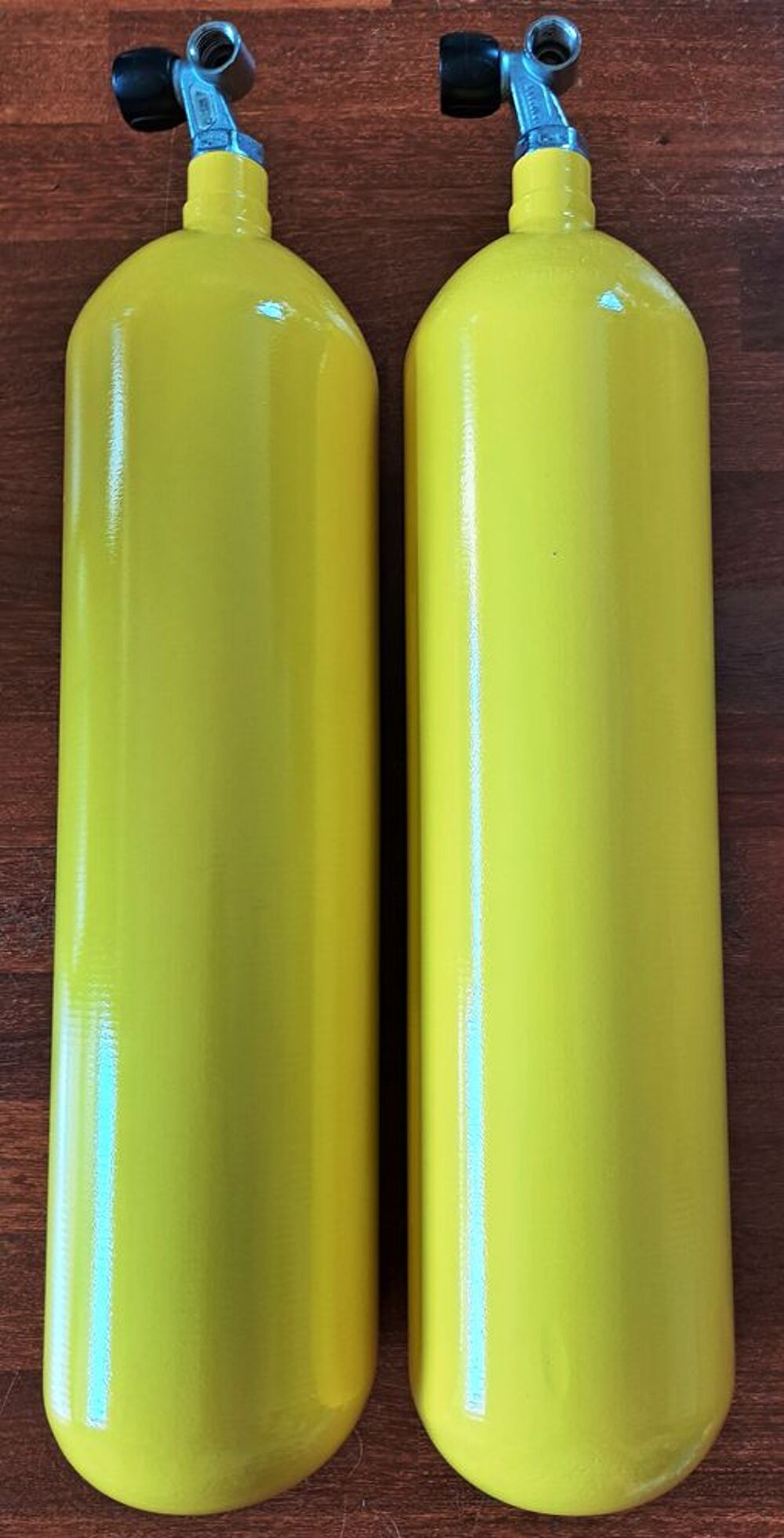 2 bouteilles de plong&eacute;e R&eacute;&eacute;prouv&eacute;es le 10/06/2025 (certifica Sports