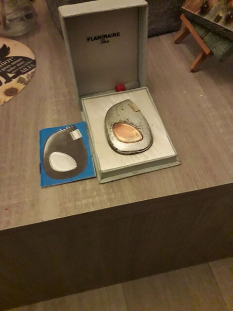 Briquets de collection. Ligueil (37)