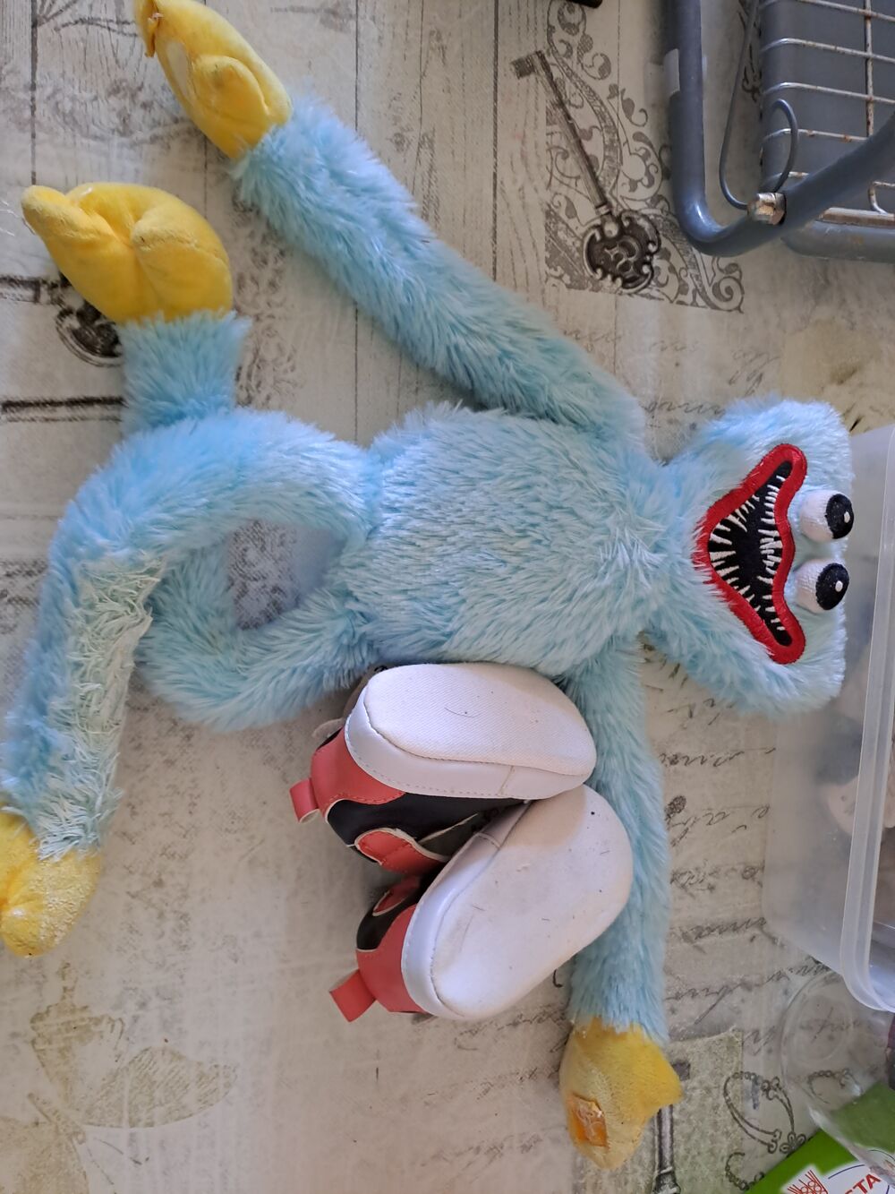 Lot de peluche et chaussures b&eacute;b&eacute; Jeux / jouets