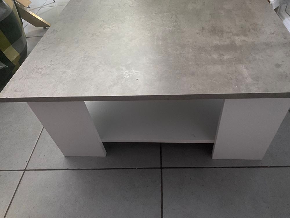Table basse marbr&eacute;e Meubles