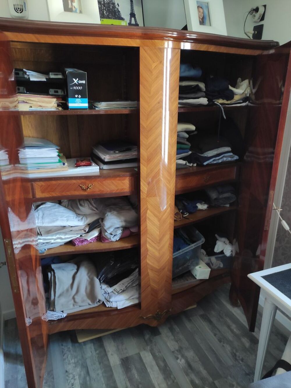 Armoire en bois de rose Meubles