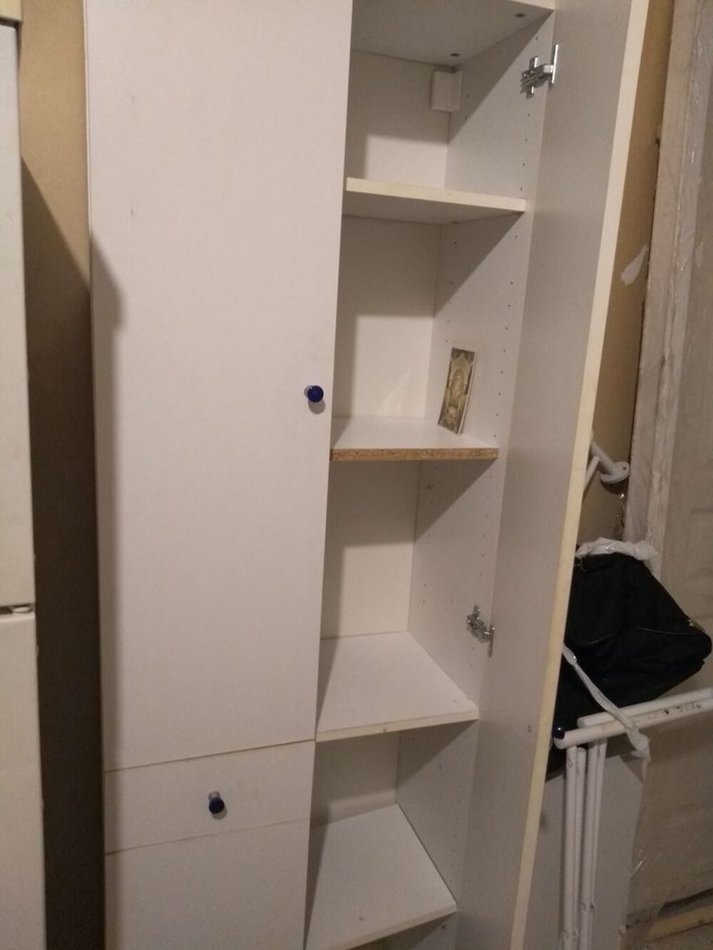 Cause d emm&eacute;nagement
armoire de salle de bain Décoration