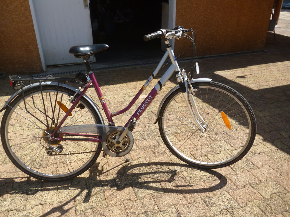 vend velot femme bonne &eacute;tat Vélos