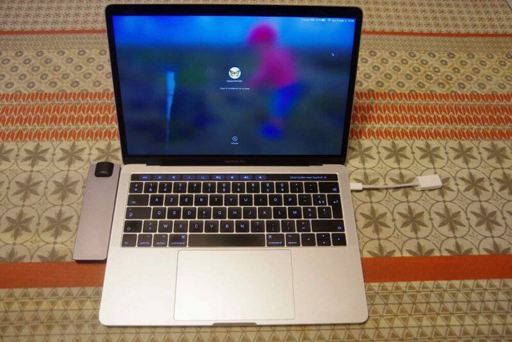 Macbook Pro Touch-bar, 13", 1 To, ann&eacute;e 2017 Matériel informatique