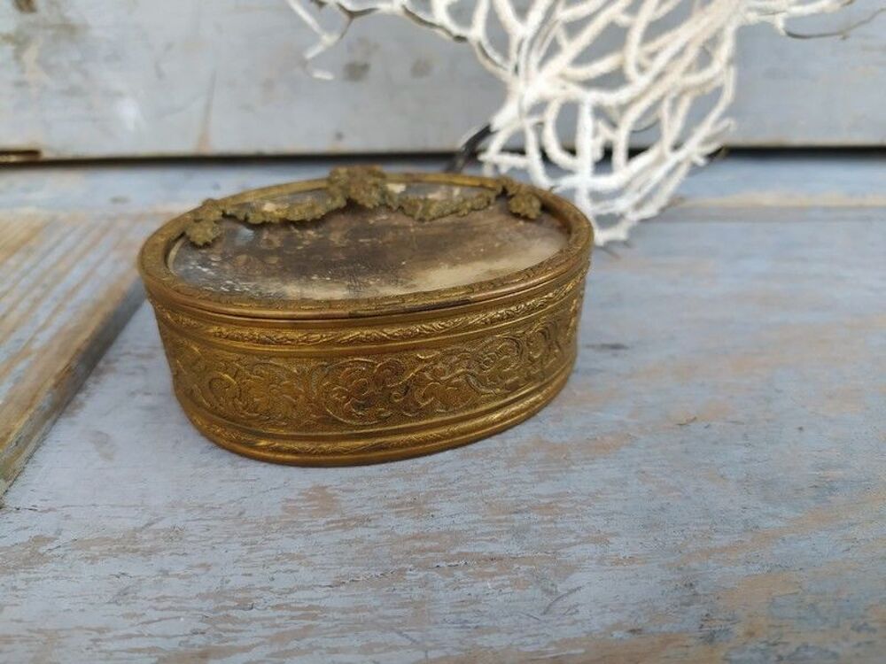 Ancienne Boite &agrave; Bijoux Bronze Laiton Gravure XIX&egrave;me 