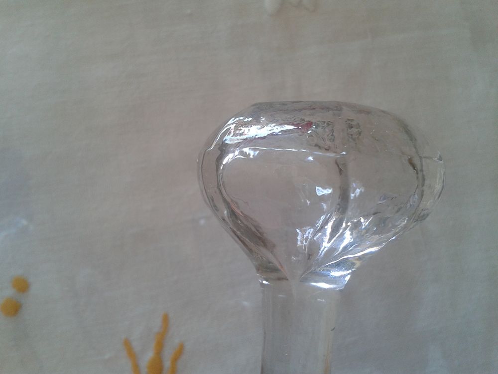 bouchons de carafe en verre moul&eacute; anciens Cuisine