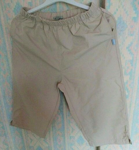 Pantacourt beige Decathlon taille L 5 Marcq-en-Barul (59)